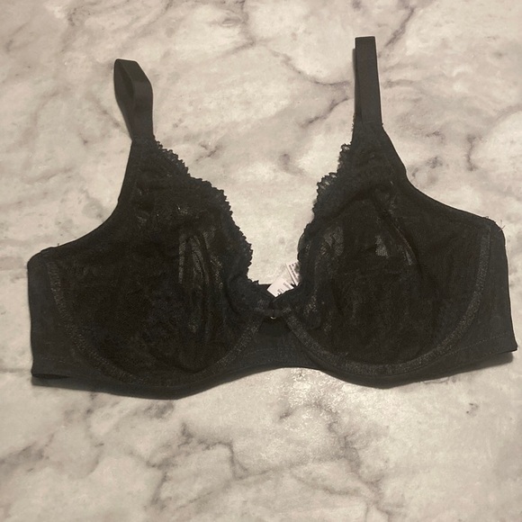 Auden - Picture 1 of 16